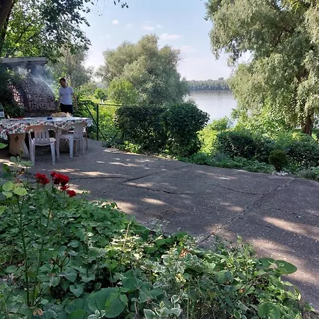 Varljivo Leto, Fruska Gora * Cortanovci