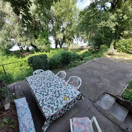 Varljivo Leto, Fruska Gora Holiday home Cortanovci