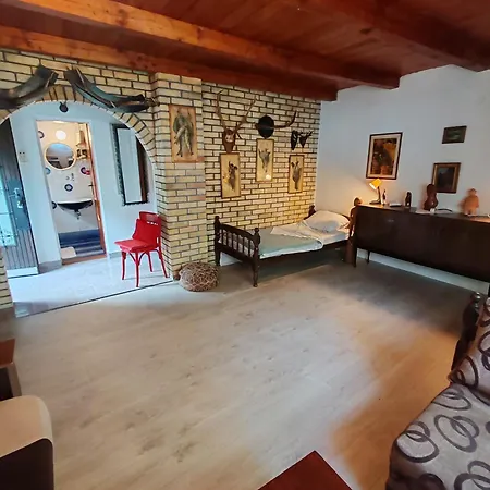 Holiday home Varljivo Leto, Fruska Gora *