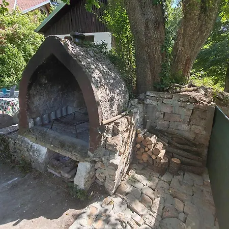 Varljivo Leto, Fruska Gora 펜션 Cortanovci